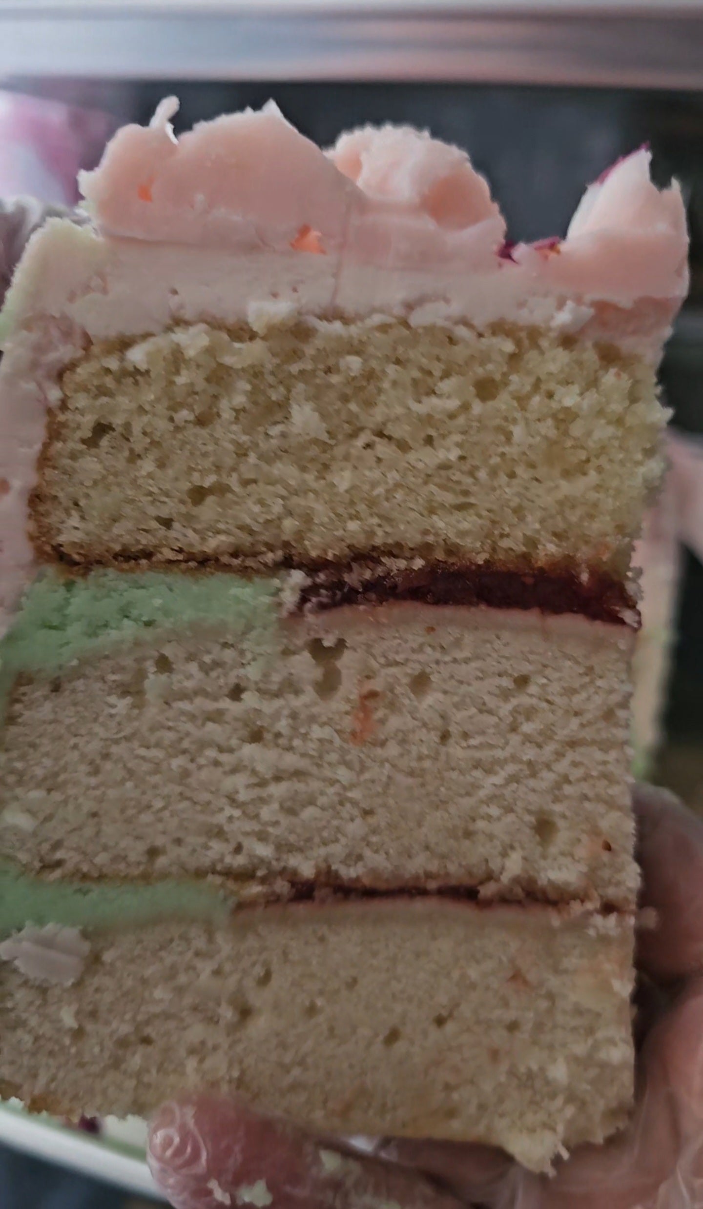 Rose Pistachio Cake🌹 8 inch square, 3 layers it serves 16 -20 people *(also available in 6 in which serves 8 - 10 people)
