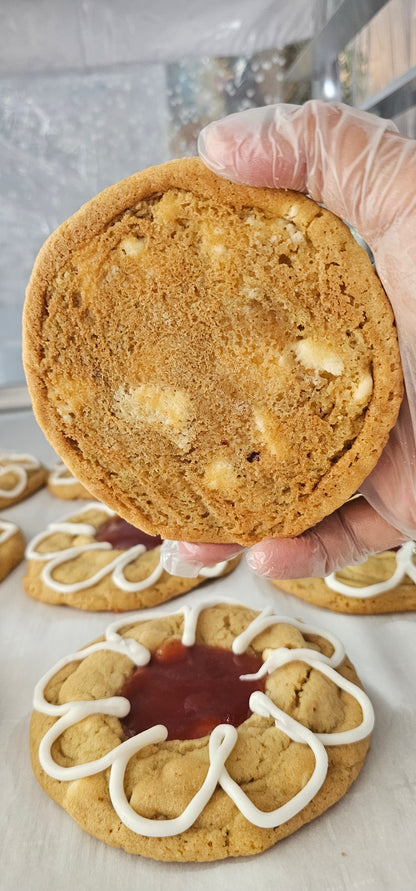 Guava White Chocolate Daisy Cookie Box ..includes (4) 5oz. Cookies