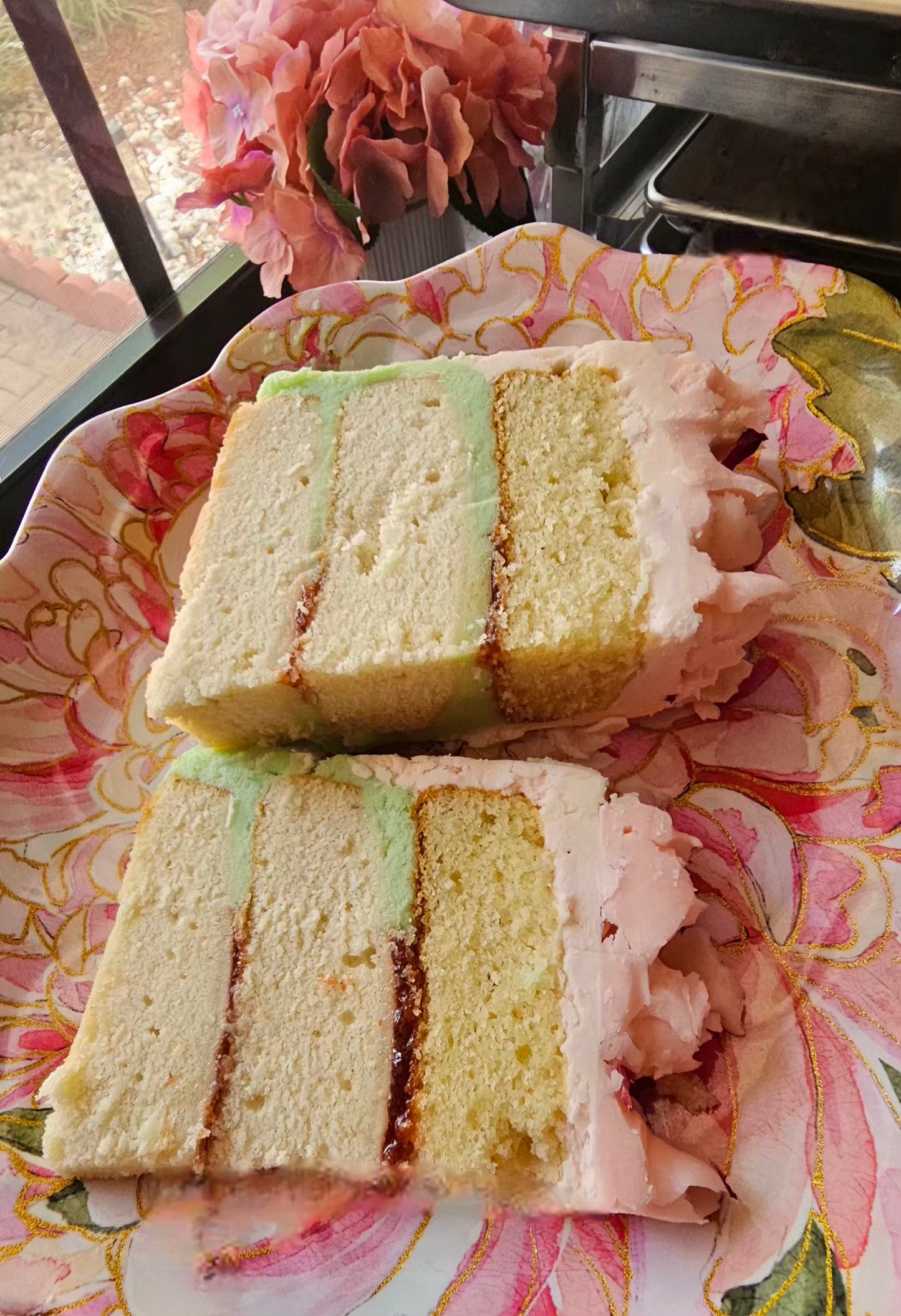 Rose Pistachio Cake🌹 8 inch square, 3 layers  it serves    16 -20 people *(also available  in 6 in which  serves 8 - 10 people)