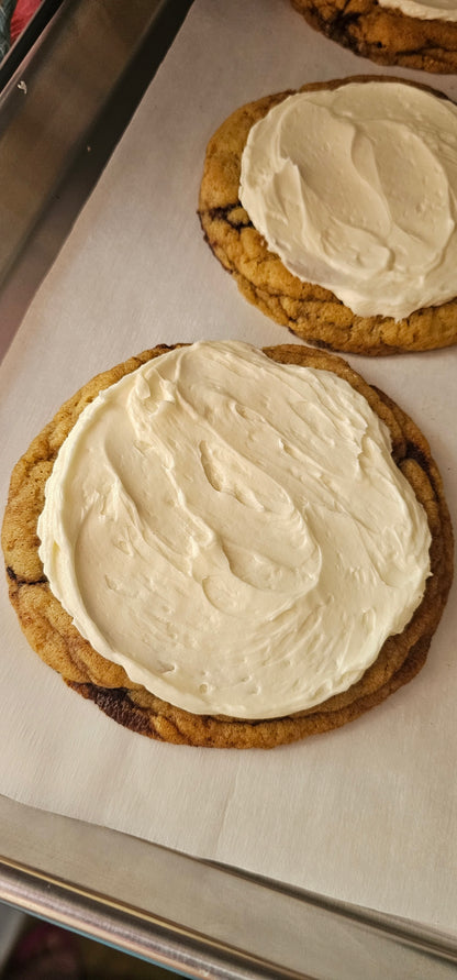 Cinnamon Roll Cookie Box (4) 5oz Cookies