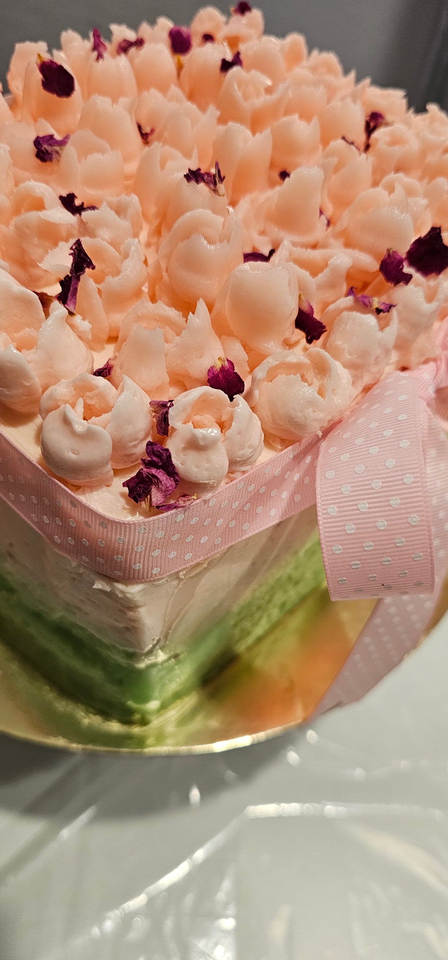 Rose Pistachio Cake🌹 8 inch square, 3 layers  it serves    16 -20 people *(also available  in 6 in which  serves 8 - 10 people)